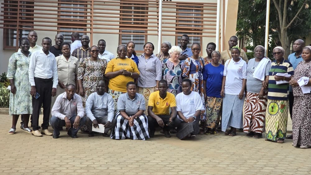 Kangole Girls staff and community members